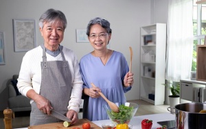 Chế độ ăn DASH bảo vệ não bộ tuổi trung niên 