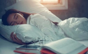 Bác sĩ chia sẻ phương pháp '10-3-2-1-0' giúp bạn ngủ ngon hơn