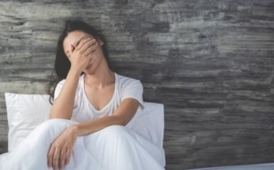 Dấu hiệu bạn đang kìm nén, giam cầm cảm xúc của mình