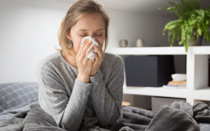 Thiếu ngủ có thể gây ngạt mũi và hắt hơi