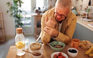 Chế độ ăn cho người bệnh đái tháo đường có bệnh nền gout