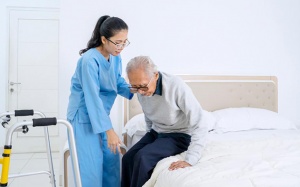 Liệt nửa người do đột quỵ não có phục hồi được không?