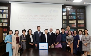 Viện Vệ sinh Dịch tễ Trung ương tiếp nhận sinh phẩm bạch hầu từ CDC Hoa Kỳ