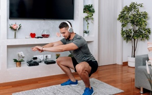 Một phút squat mỗi ngày giúp tăng cường sức khỏe não bộ
