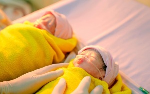 Nỗ lực của người mẹ ung thư di căn sinh 2 con khỏe mạnh