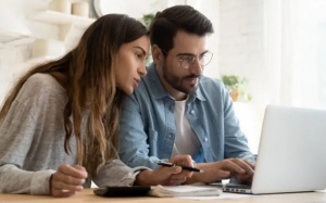 Tử vi thứ Năm (7/12/2023): Thiên Bình nên chia sẻ khó khăn với gia đình