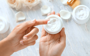 Cần lưu ý những gì khi chọn mỹ phẩm chăm sóc da mùa Đông