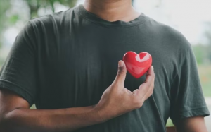 5 thói quen giúp nam giới trên 50 tuổi chăm sóc sức khỏe tim mạch