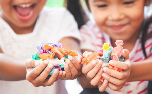 Đồ ăn nhẹ dành cho trẻ em Đông Nam Á chứa nhiều đường và muối  