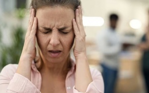 5 cơn đau đầu có thể cảnh báo vấn đề sức khỏe nguy hiểm