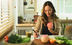 Mẹo ăn uống giúp bảo vệ sức khỏe não bộ và cải thiện tâm trạng