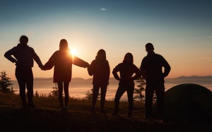 Tử vi thứ Bảy (30/12/2023): Xử Nữ nên chủ động giúp đỡ bạn bè