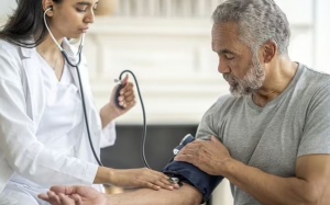 Bác sĩ chia sẻ cách giúp hạ huyết áp tự nhiên