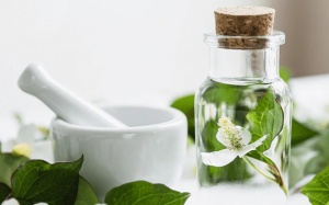 Dưỡng da với chiết xuất rau diếp cá
