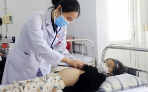 Quảng Ninh: Bé gái mới 5 tuổi đã bị hội chứng thận hư