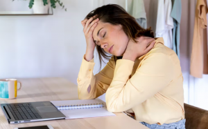 Căng thẳng ảnh hưởng đến tuyến giáp thế nào?