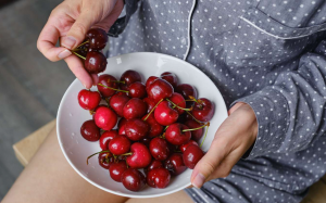 Lợi ích bất ngờ của cherry và những lưu ý khi ăn