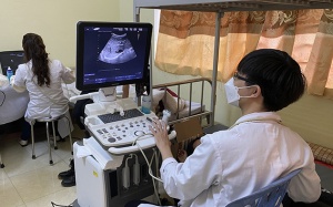 Khám bệnh, cấp thuốc miễn phí cho người dân xã biên giới Nậm Chảy