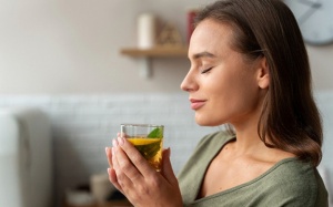 Trà thảo mộc làm dịu cổ họng