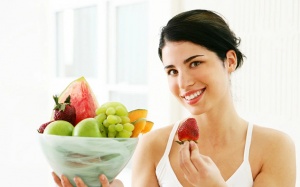 Chế độ ăn uống ảnh hưởng tới làn da ra sao?