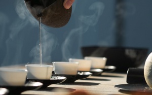 Câu chuyện đầu xuân bên tách trà