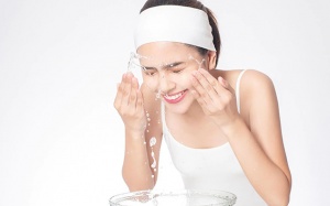 Bạn có đang rửa mặt kỹ quá mức cần thiết?