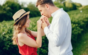 Tử vi thứ Hai (26/2/2024): Hôm nay là cơ hội tốt để Sư Tử tỏ tình