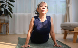 Cách giúp xương chắc khoẻ tuổi mãn kinh