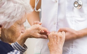 Bị run tay nên đi khám tại bệnh viện nào?