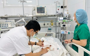 Laptop phát nổ khi đang sạc pin, nam sinh 13 tuổi bị chấn thương sọ não