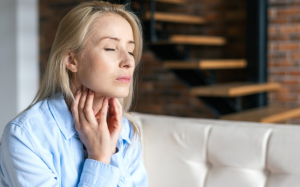 Khàn tiếng lâu ngày chớ chủ quan