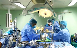 Y tế tuần: Phẫu thuật tim cho bệnh nhân có khối u tim khổng lồ