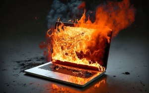 Làm sao để học bằng laptop an toàn, tránh nguy cơ cháy nổ?