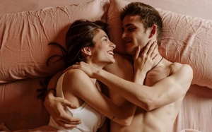 Triệu chứng khi 'yêu' cảnh báo bệnh lạc nội mạc tử cung