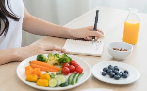 Giảm cân dễ dàng với những thực phẩm giúp kiềm chế cơn thèm ăn