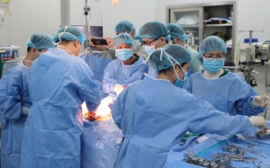 Y tế tuần: Nữ hộ sinh chết não hiến đa tạng cứu 4 người