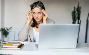 Căng thẳng quá mức gây suy giảm nhiều chất dinh dưỡng trong cơ thể