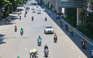 Cả nước nắng nóng, chiều tối mưa dông vài nơi