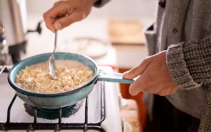 Cách bổ sung protein cho món yến mạch ăn sáng