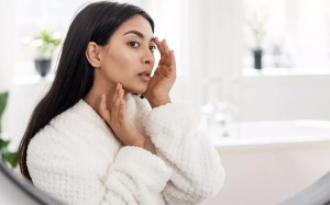 Lỗi khi chăm sóc da khiến bạn trông già hơn