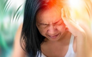Chứng đau nửa đầu là dấu hiệu cảnh báo đột quỵ ở người trẻ