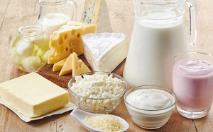 Cúm gia cầm lây nhiễm sang bò: Uống sữa có an toàn?