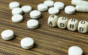 Lưu ý khi điều trị tăng động giảm chú ý với thuốc