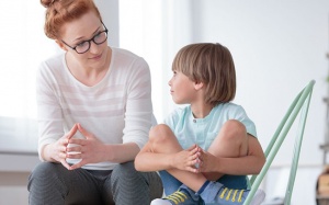 Dấu hiệu sớm cảnh báo trẻ mắc chứng tự kỷ bố mẹ cần biết