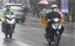 Bắc Bộ mưa dông liên tiếp, Nam Bộ nắng nóng