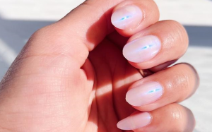 Dán móng tay giả và những rủi ro đi kèm bạn cần biết