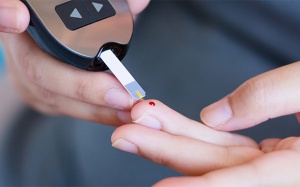 HbA1c 11,3%, đường huyết 13,2mmol/L cần làm gì để giảm?