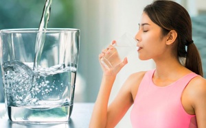 7 thời điểm uống nước tốt cho sức khỏe bạn cần biết
