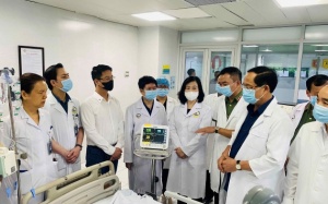 Bộ Y tế đề nghị tập trung cứu chữa nạn nhân trong vụ cháy nhà tại Trung Kính