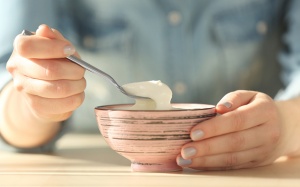 Quy trình sản xuất sữa và sữa chua diễn ra như thế nào?